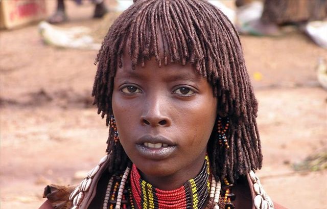 非洲象人族女人图片