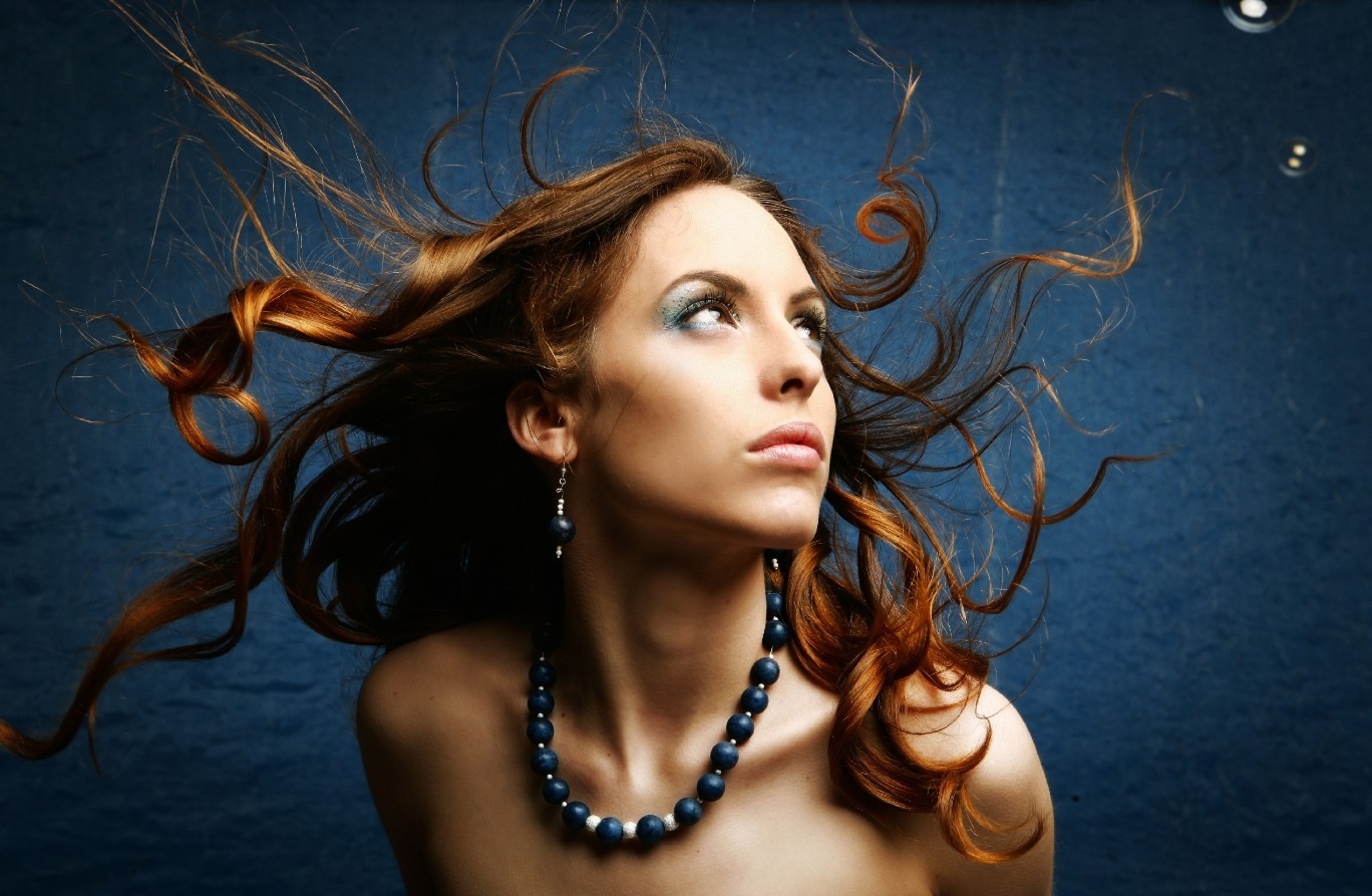 һ���������ؿ־����Ů��ͼ