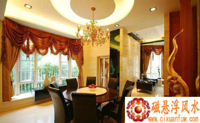 2025年10月14日五行穿衣颜色指南 2025年10月14日五行穿衣颜色指南