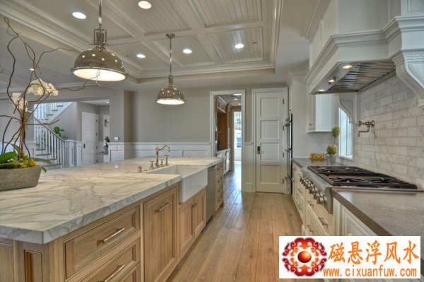 ��Ů���Ե�������Ƭд�����ϸ����ר������