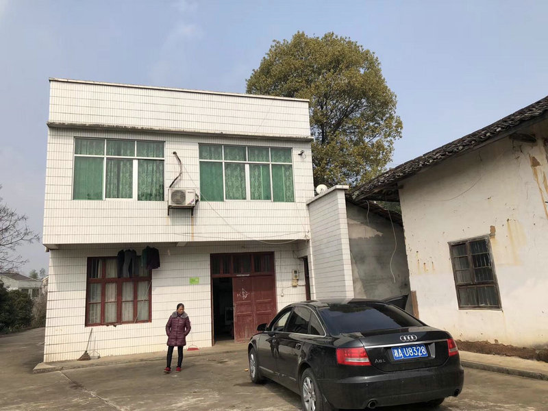 幼儿园女园长诈骗1451万租豪车豪宅包养男模 幼儿园女园长诈骗1451万租豪车豪宅包养男模