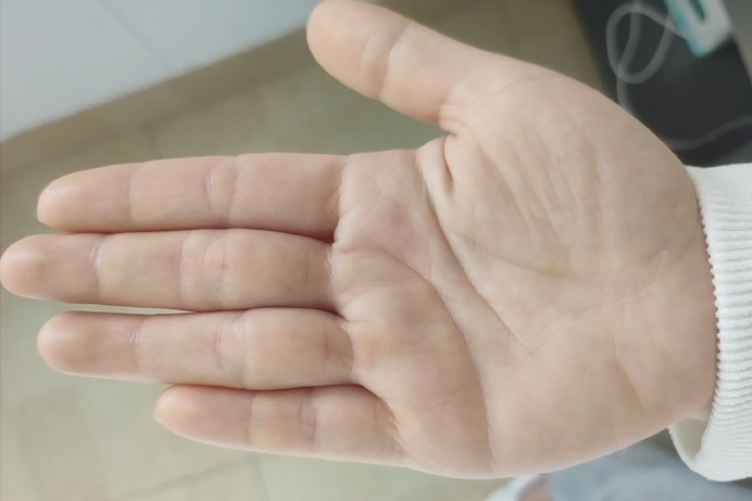 1974��Ф��Ů�������ƻ�Ӱ���˼ʹ�ϵ��(1974��Ф��Ů�������ƻ�������Щ������ϵ����)