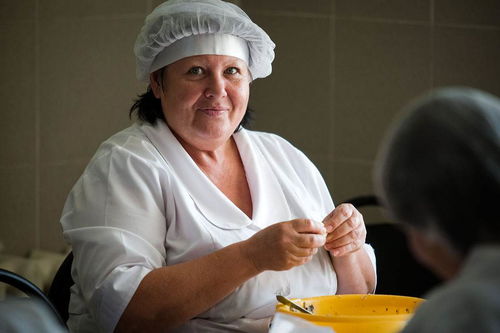 ������ϵı��������ܴٽ�������������г����(������ϵı������������������ļ�ͥ��������)