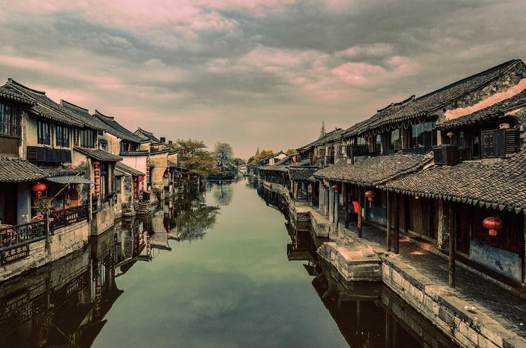 �Ƶ���ò������ΧӪ�� �������ʻ���֮��