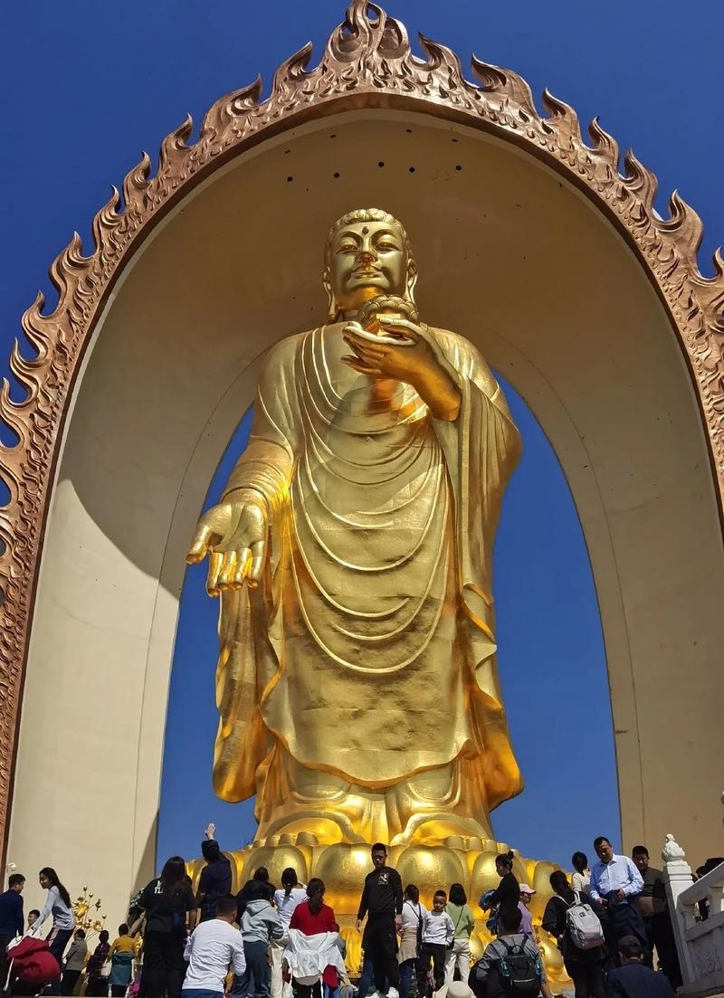 办公室座位方位有讲究 风水学视角的办公桌椅摆放方向解析 办公室座位方位有讲究 风水学视角的办公桌椅摆放方向解析