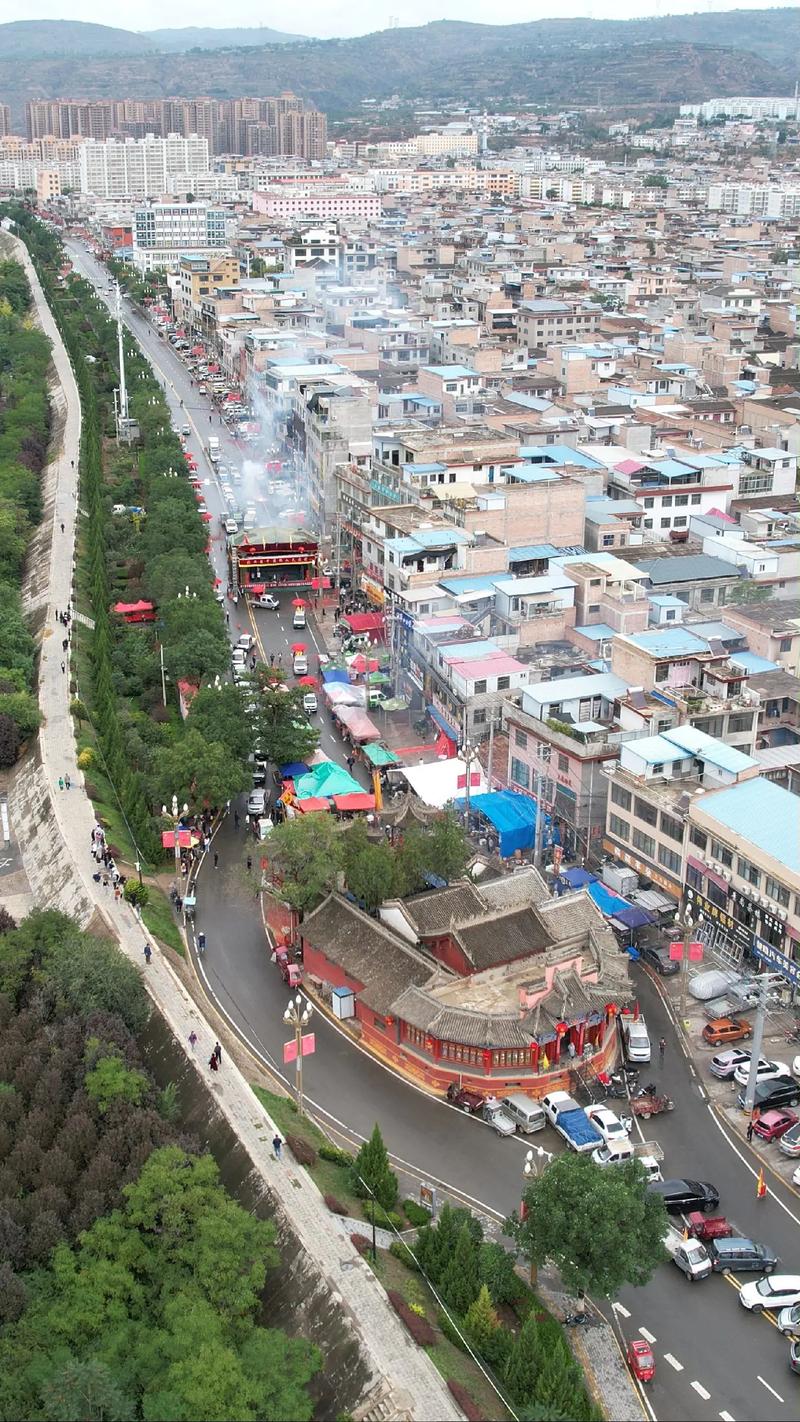 屋顶风水图片摆放指南 选择适宜图案营造吉祥氛围 屋顶风水图片摆放指南 选择适宜图案营造吉祥氛围