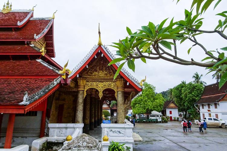 �ҳ����������ҵ��ʺϵİ������������Լ�¼�����жϱ˴˵�Ե�����