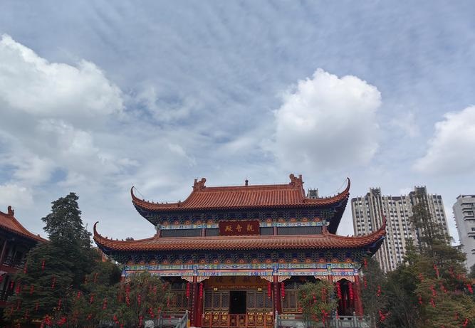 �ں����ֺ�����Ů����С��