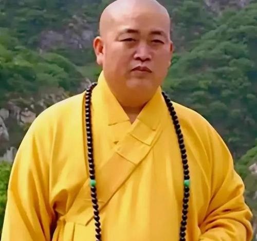 半夜装睡配合孩子趴趴 半夜装睡配合孩子趴趴