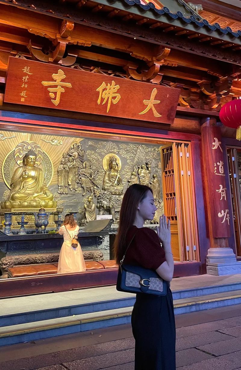 ����Ů��������ȫ�ܴٽ���ͥ��г���Ҹ���â��ҫ(����Ů��������ȫ�ܷ������ͥ��г���Ҹ���)